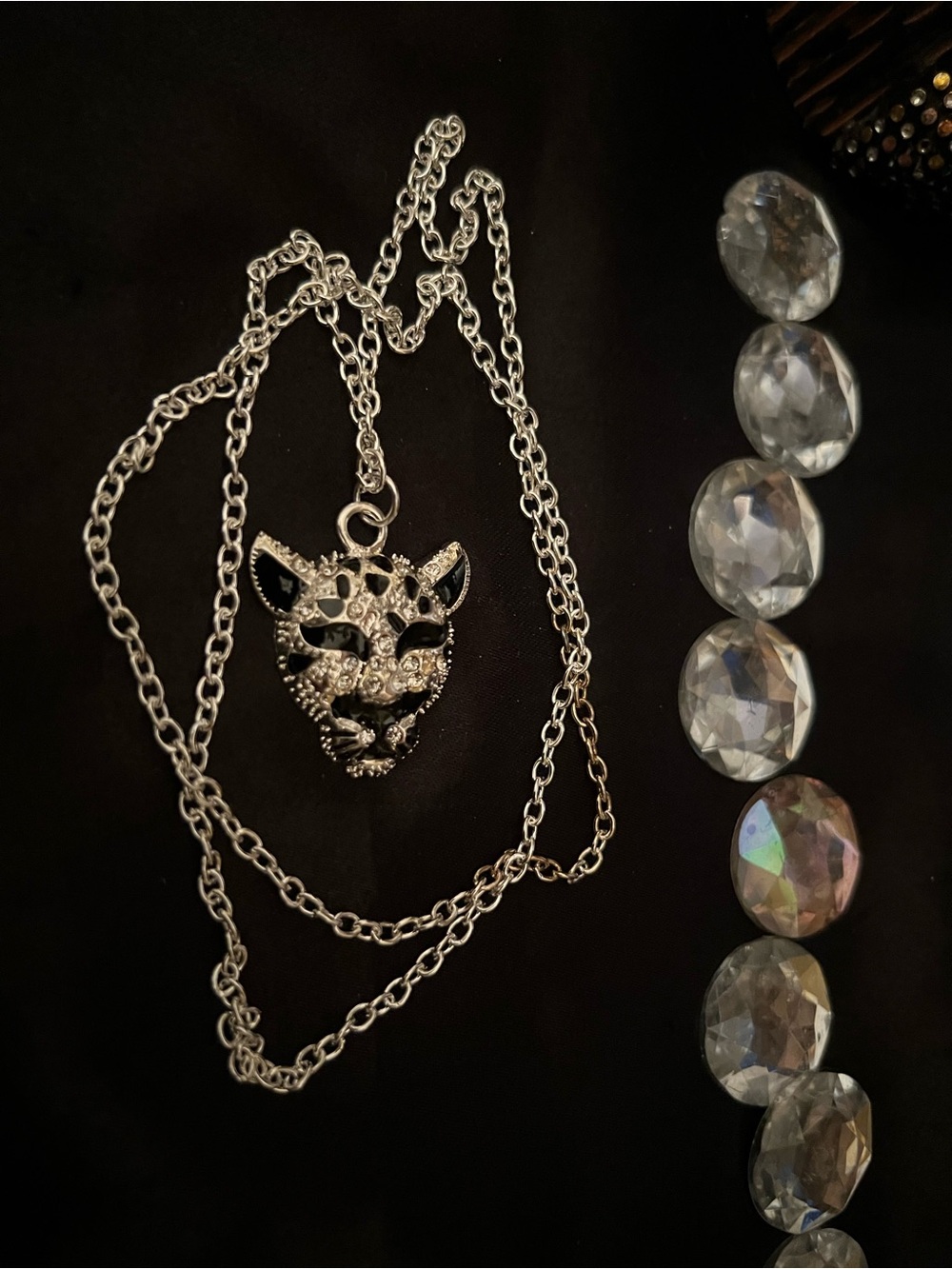 1 Piece Silver-Tone Leopard Head Pendant Necklace - Silver-Tone